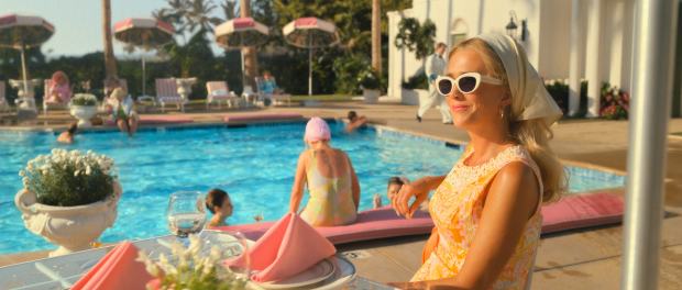 Kristen Wiig stars as a wannabe socialite in 1969's Palm Beach in "Palm Royale." (Apple TV+)