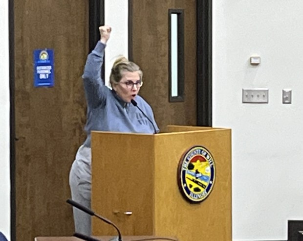 Homer Glen resident Kimberly Pady speaks against the 143rd Street widening project March 21, 2024 at the Will County Board meeting. (Michelle Mullins/for Daily Southtown)