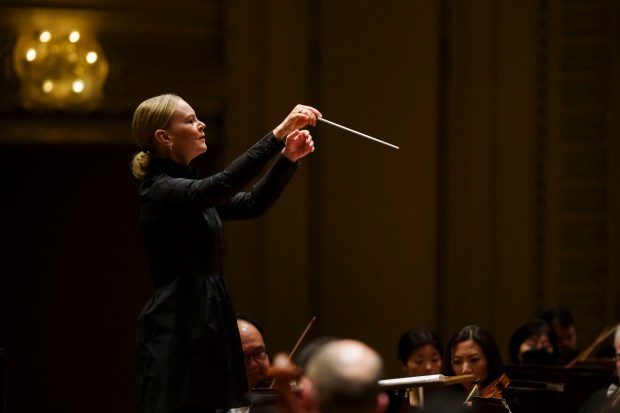 Conductor Susanna Mälkki leads the Chicago Symphony Orchestra in a performance of Wagner's Prelude to Act I of "Lohengrin." (Todd Rosenberg)