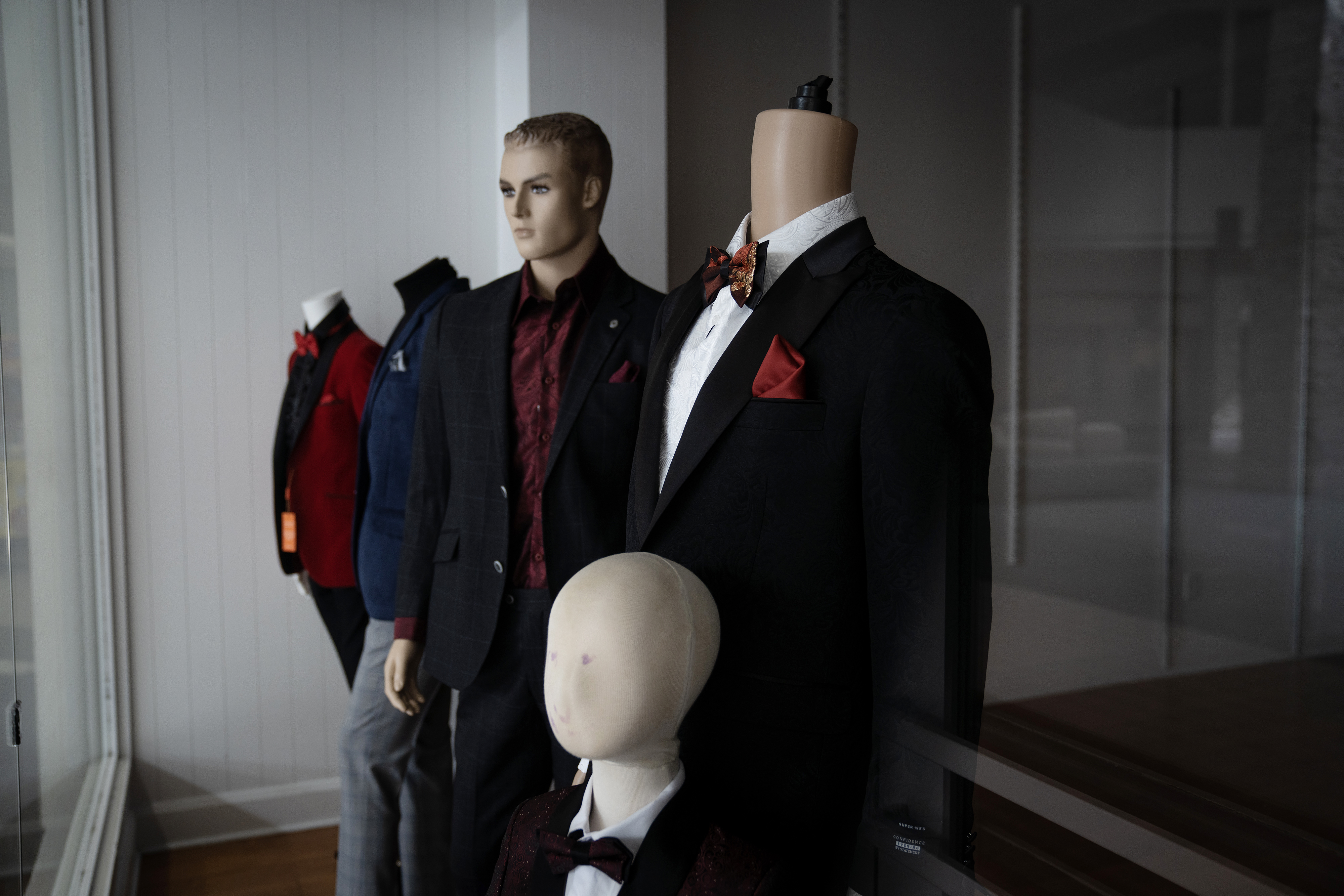 Mannequins in a shuttered business in Spring Hill Mall in West Dundee which is closing after 43 years, Wednesday, March 20, 2024. (E. Jason Wambsgans/Chicago Tribune)