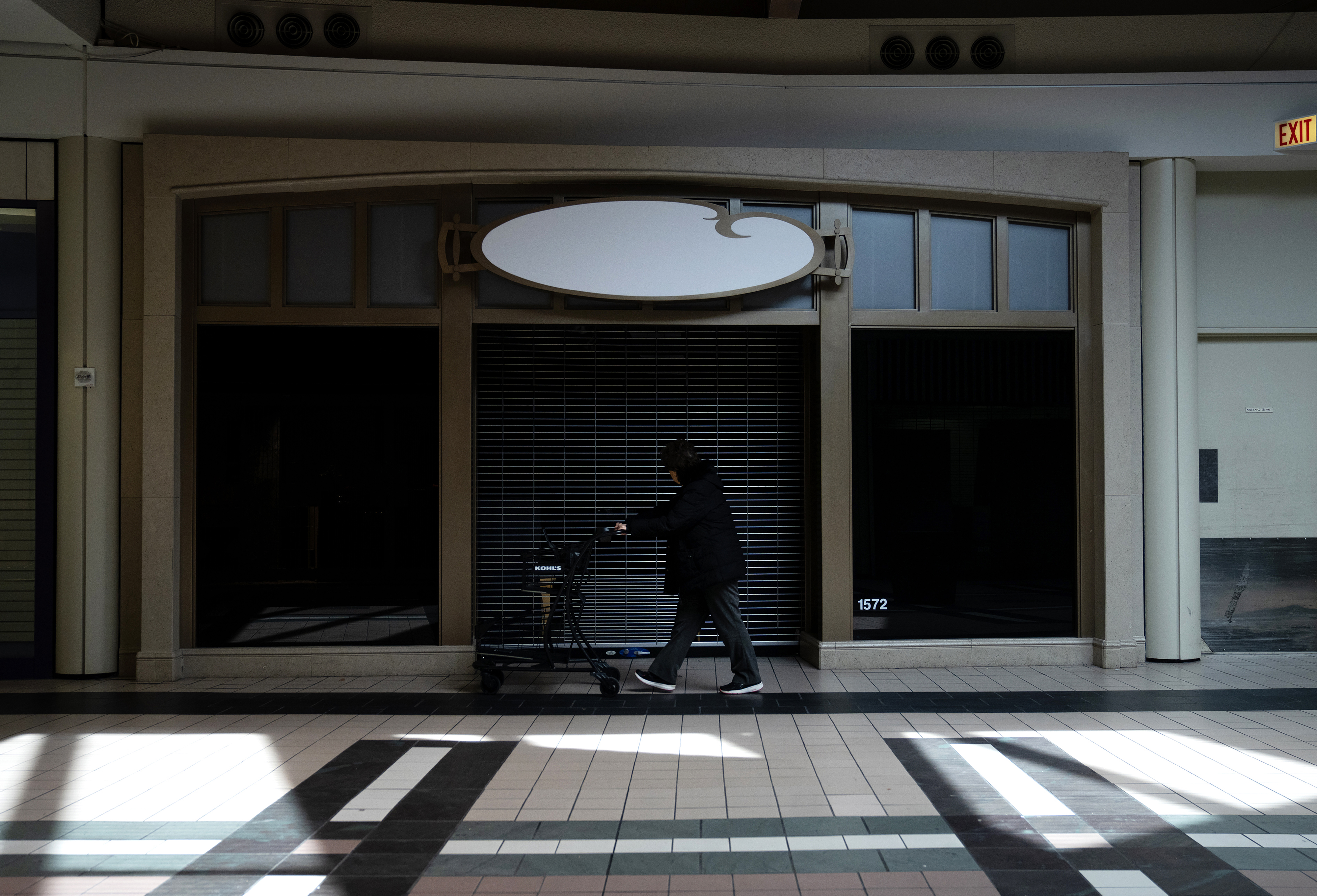 Shuttered business in the Spring Hill Mall in West Dundee. (E. Jason Wambsgans/Chicago Tribune)