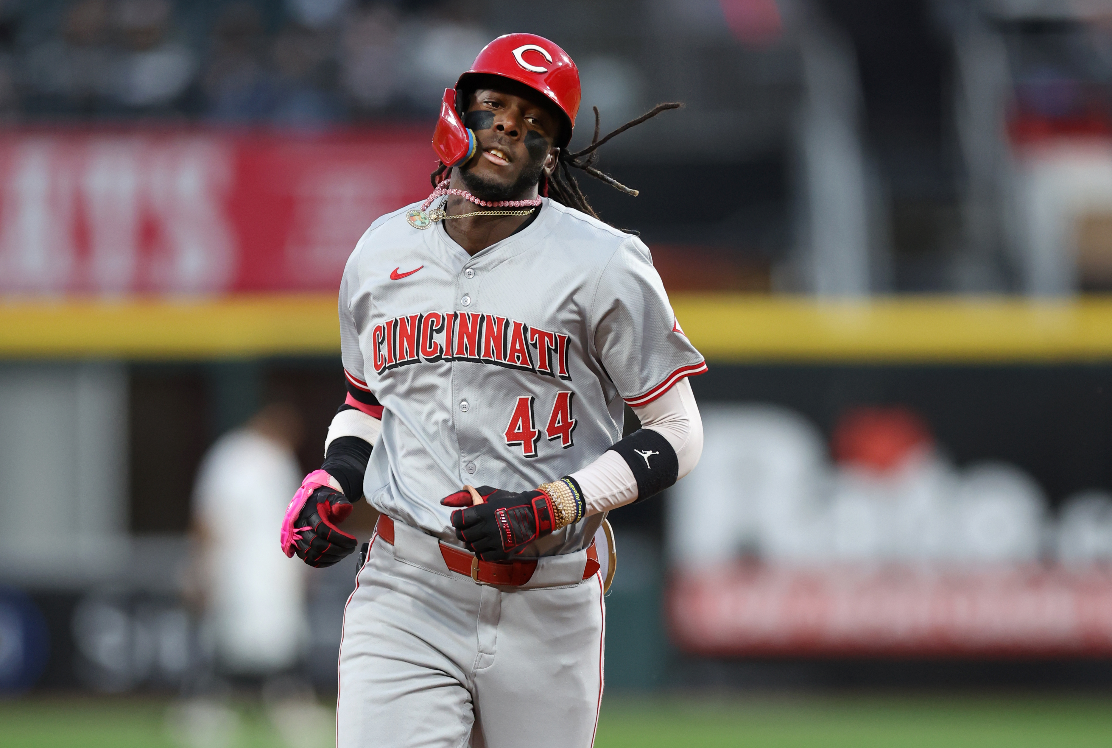 Reds shortstop Elly De La Cruz rounds the bases after hitting a three-run home run in the third inning against the White Sox on April 12, 2024,at Guaranteed Rate Field. (Chris Sweda/Chicago Tribune)