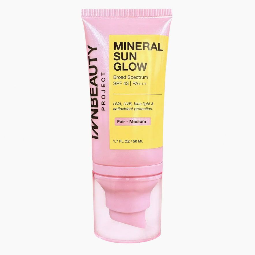 iNNBEAUTY PROJECT Mineral Sun Glow Broad Spectrum SPF 43 PA +++ with Peptides and Vitamin C