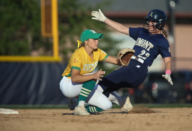 Lemont first baseman Avaree Taylor (22) steals second base during the Class 3A Lemont Sectional semifinals in Lemont on Wednesday, May 29, 2024. (Trent Sprague/for the Daily Southtown)