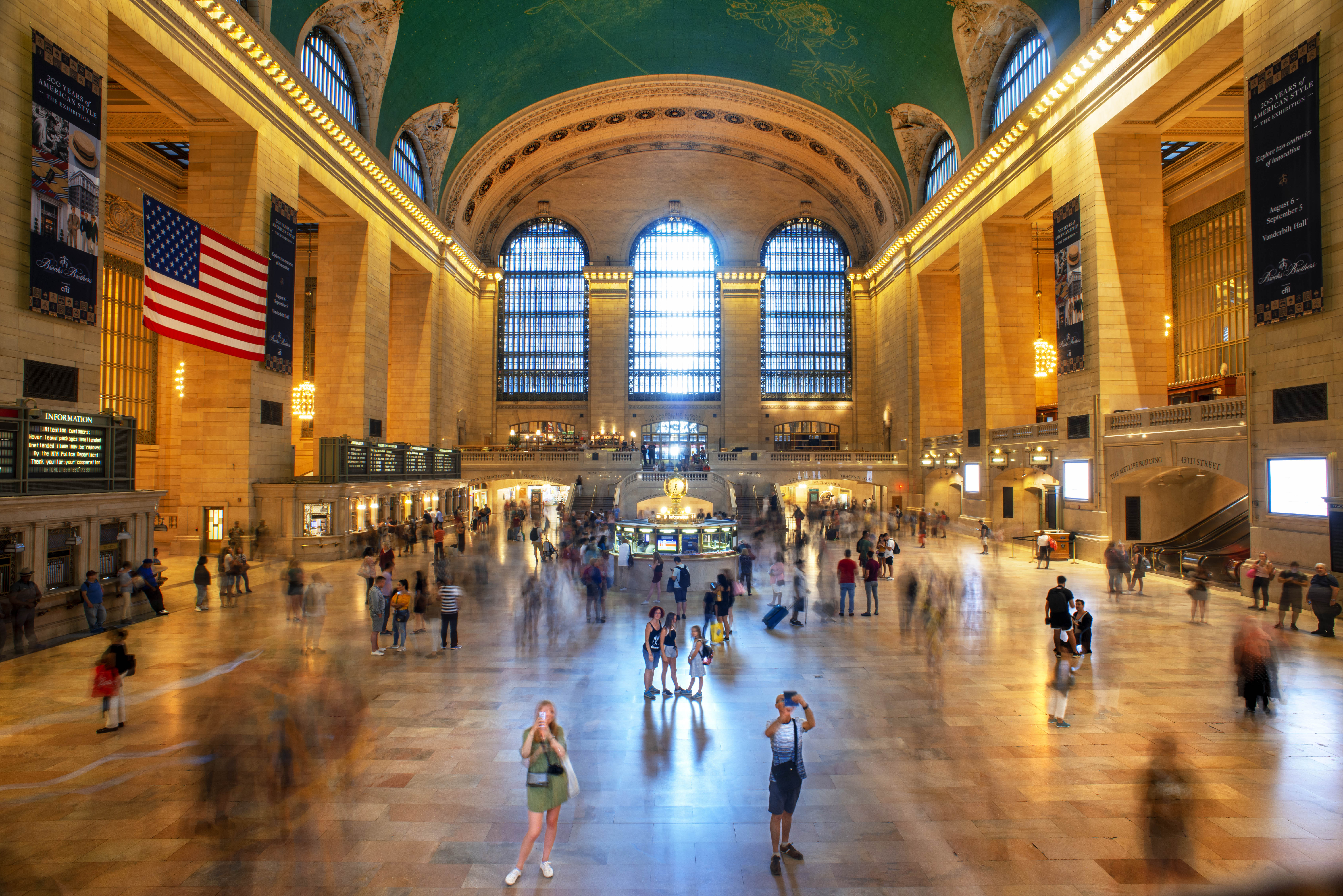 A photo of the breathtaking interior of Grand Central