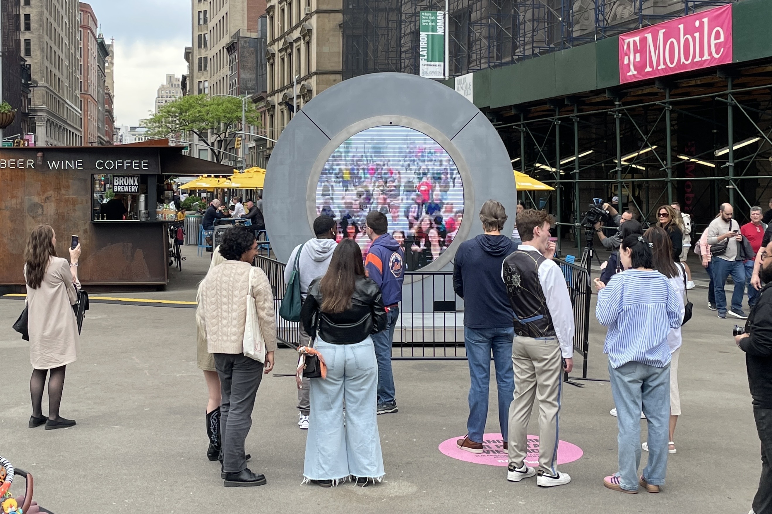 People in front of the portal in Flatiron.