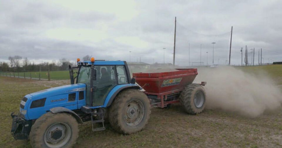 Farmer takes part in unusual experiment to help farm thrive amid rising temperatures