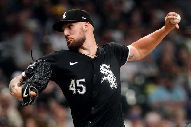 Chicago White Sox's Garrett Crochet pitches during the first inning of a baseball game against the Milwaukee Brewers, Saturday, June 1, 2024, in Milwaukee. (AP Photo/Aaron Gash)