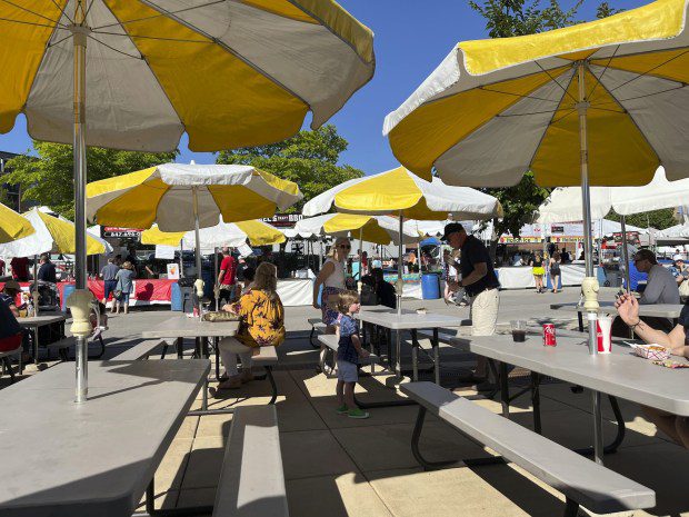 The Taste of Park Ridge will be held July 18-20 at Uptown Park Ridge. (Caroline Kubzansky / Pioneer Press)