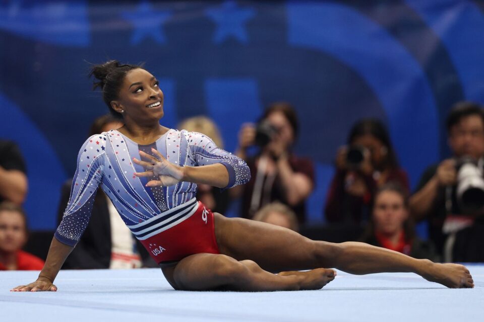 Taylor Swift Really Loves Simone Biles’ Floor Routine